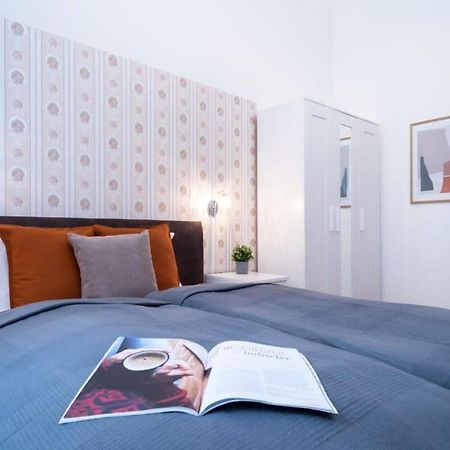 Central Apartment In Front Of The Synagogue Budapest Esterno foto