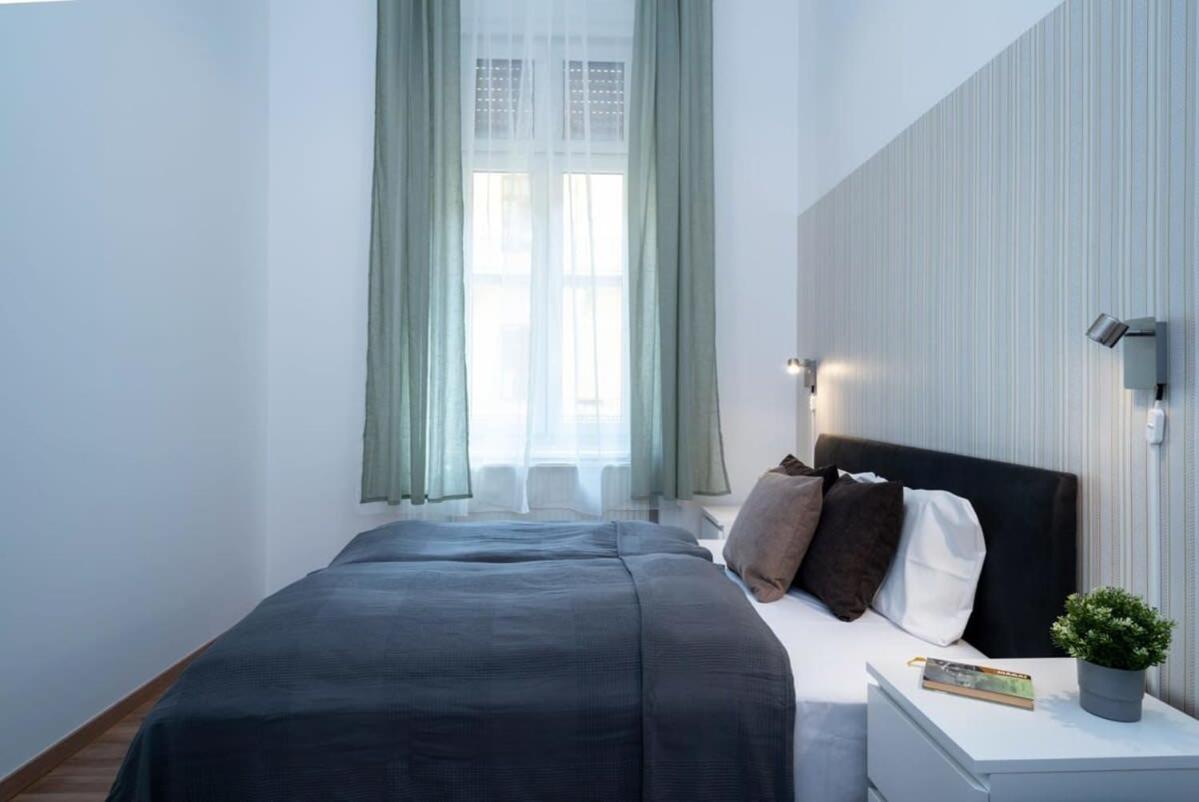 Central Apartment In Front Of The Synagogue Budapest Esterno foto