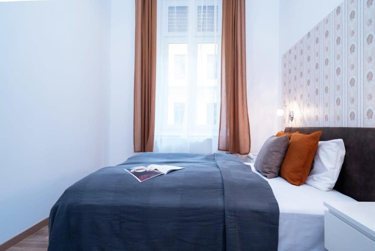 Central Apartment In Front Of The Synagogue Budapest Esterno foto