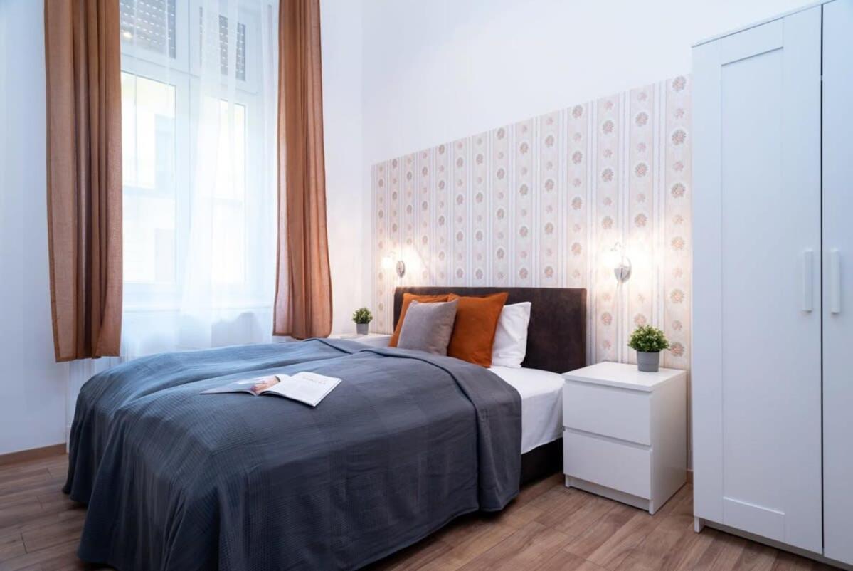 Central Apartment In Front Of The Synagogue Budapest Esterno foto