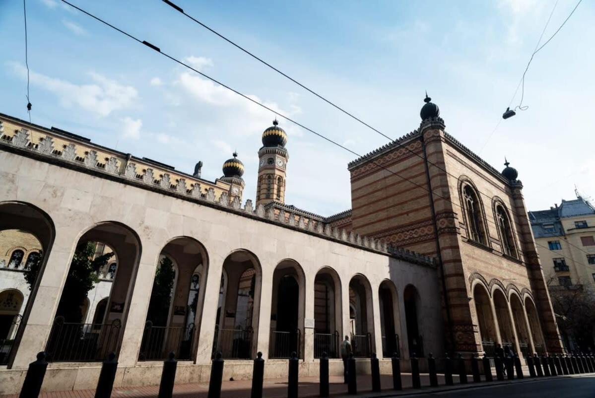 Central Apartment In Front Of The Synagogue Budapest Esterno foto