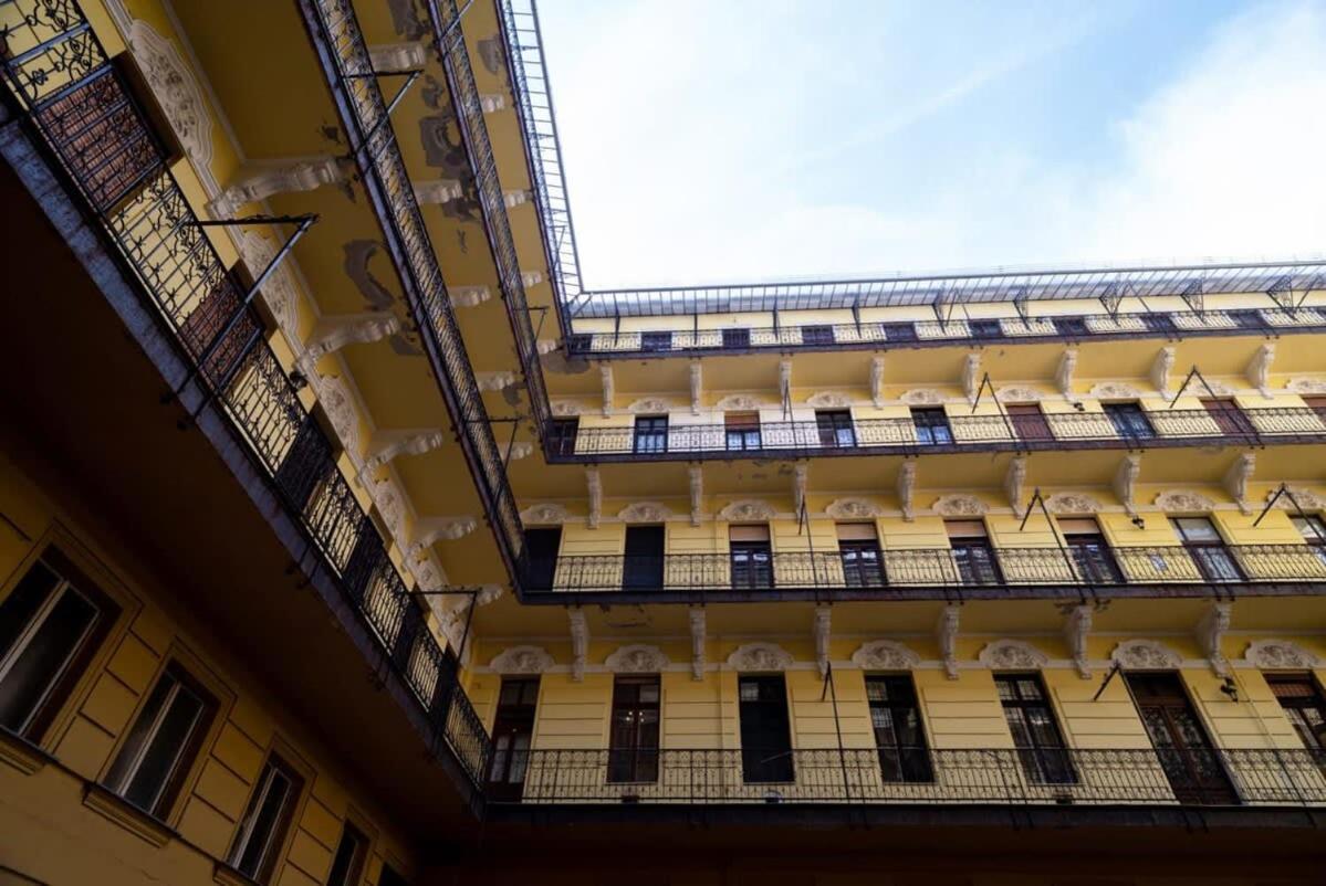 Central Apartment In Front Of The Synagogue Budapest Esterno foto