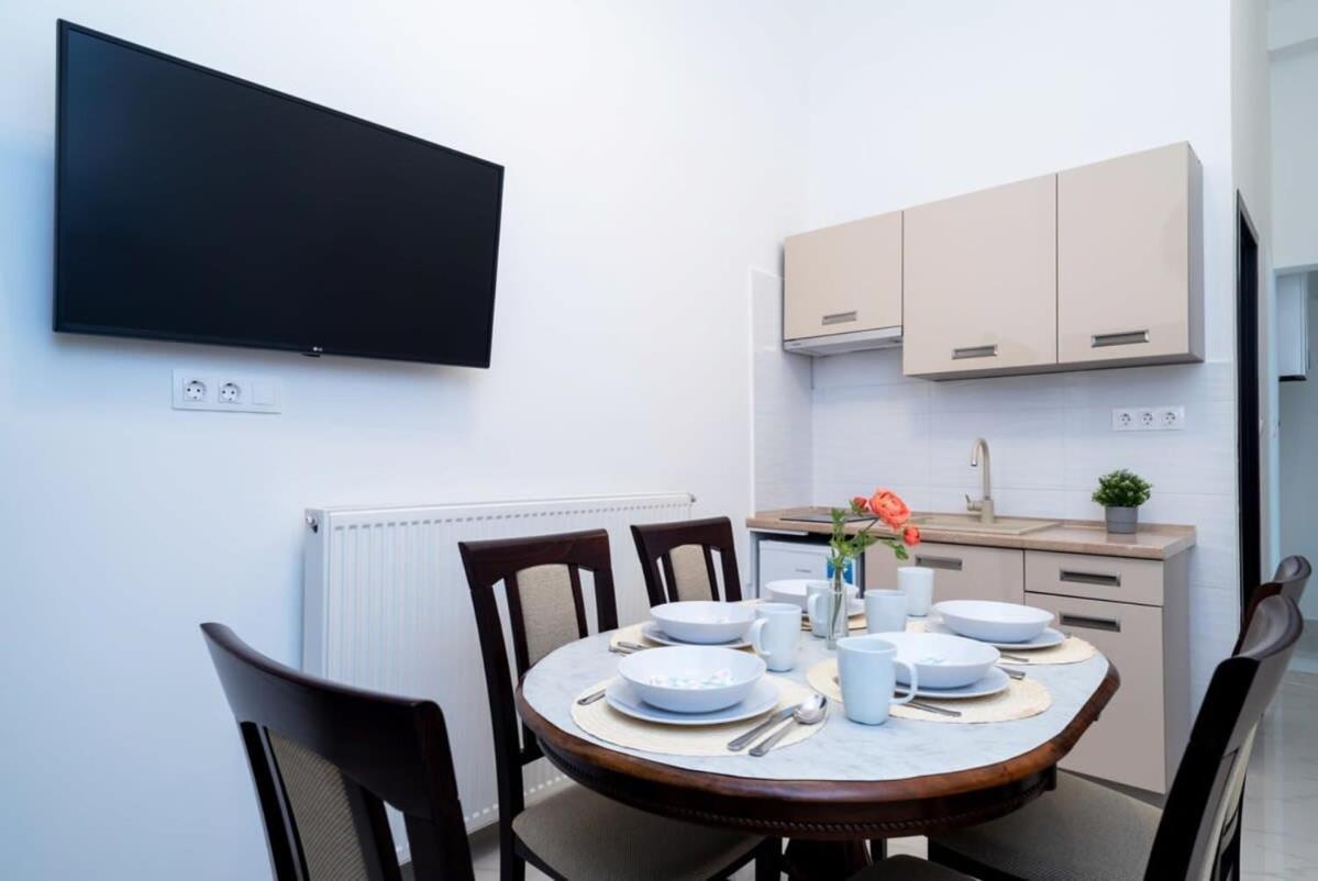 Central Apartment In Front Of The Synagogue Budapest Esterno foto